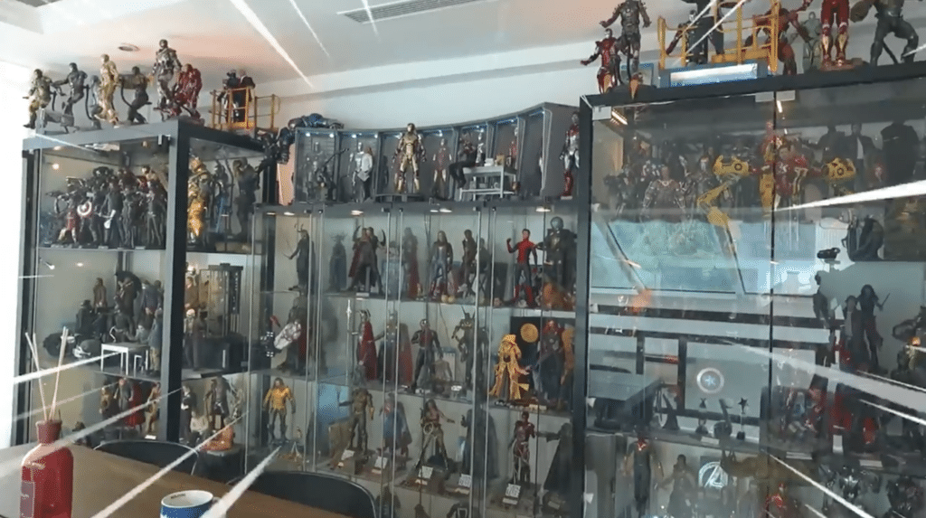 Hot Toys展示櫃